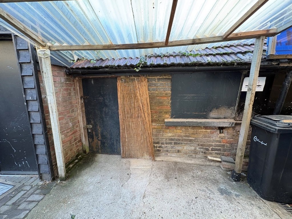 66 Moulsham St, Chelmsford to rent Building Photo- Image 1 of 7