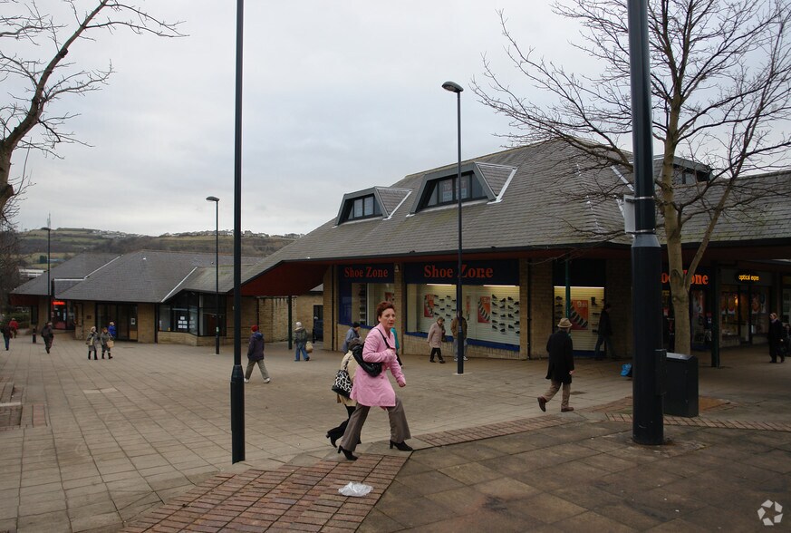 4-10a Wellcroft, Shipley for sale - Primary Photo - Image 1 of 1