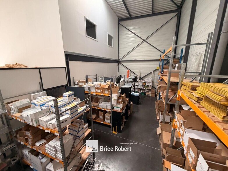 Cité Berliet, Saint Priest to rent - Interior Photo - Image 3 of 6