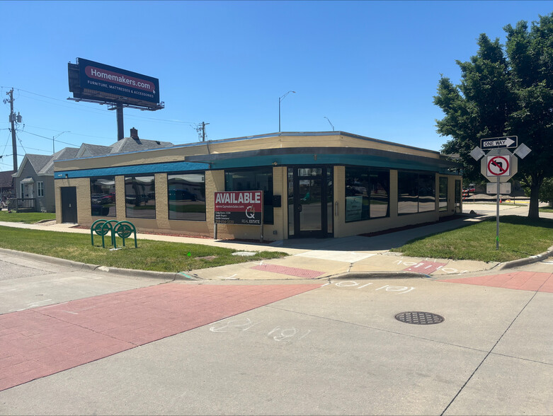 301 2nd Ave SW, Cedar Rapids, IA for rent - Building Photo - Image 1 of 7