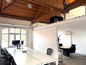 21 Old Brewery Ln, Henley On Thames to rent Interior Photo- Image 2 of 3