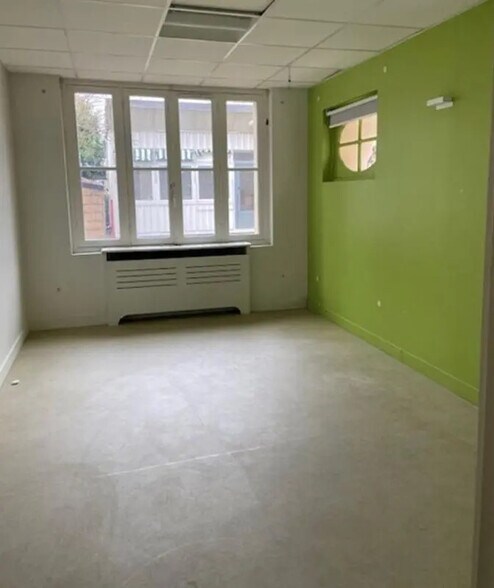 Office in Versailles to rent - Building Photo - Image 2 of 9