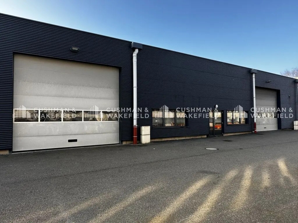 Vente Local d'activités 966 m² - Photo 1