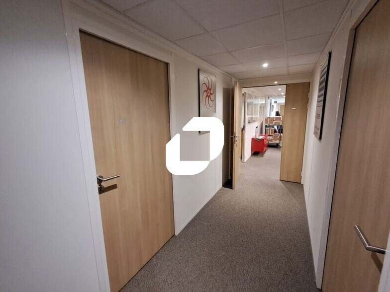 Office in Nanterre for sale - Interior Photo - Image 3 of 17