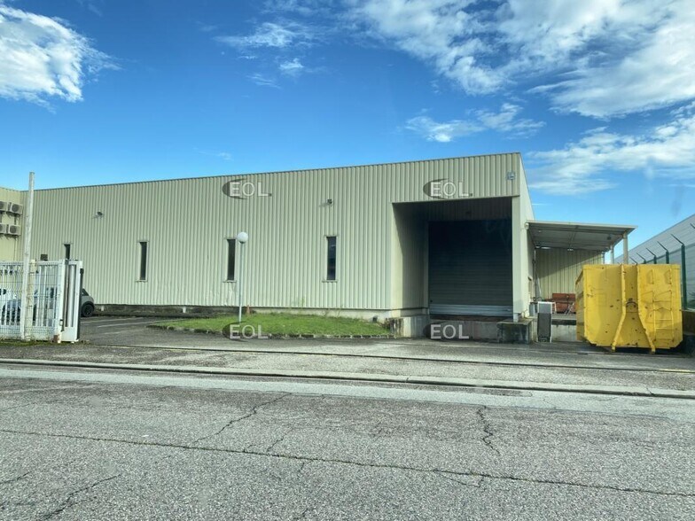 Industrial in Genas to rent - Building Photo - Image 2 of 20