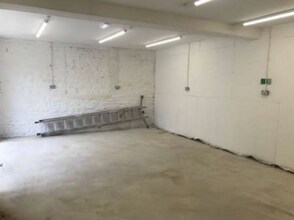 Four Horseshoes Yard St, Huddersfield to rent Interior Photo- Image 2 of 3