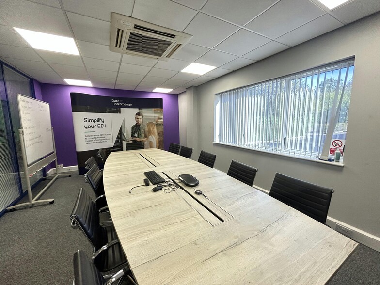 Lynch Wood, Peterborough to rent - Interior Photo - Image 3 of 9