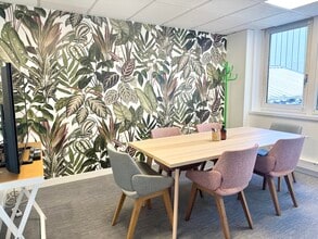 6 Rue Des Bateliers, Clichy to rent Interior Photo- Image 2 of 4