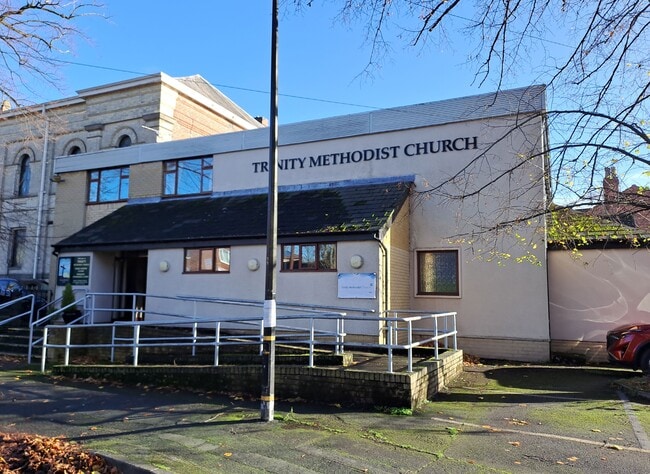 More details for 114 Northenden Rd, Sale - Specialist for Sale