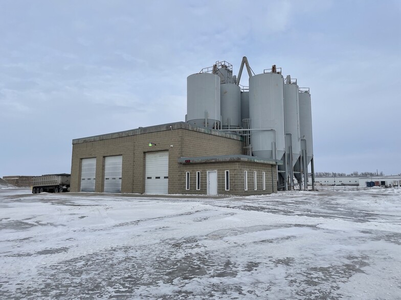 2215 15th Street N, Wahpeton, ND for sale - Primary Photo - Image 1 of 1