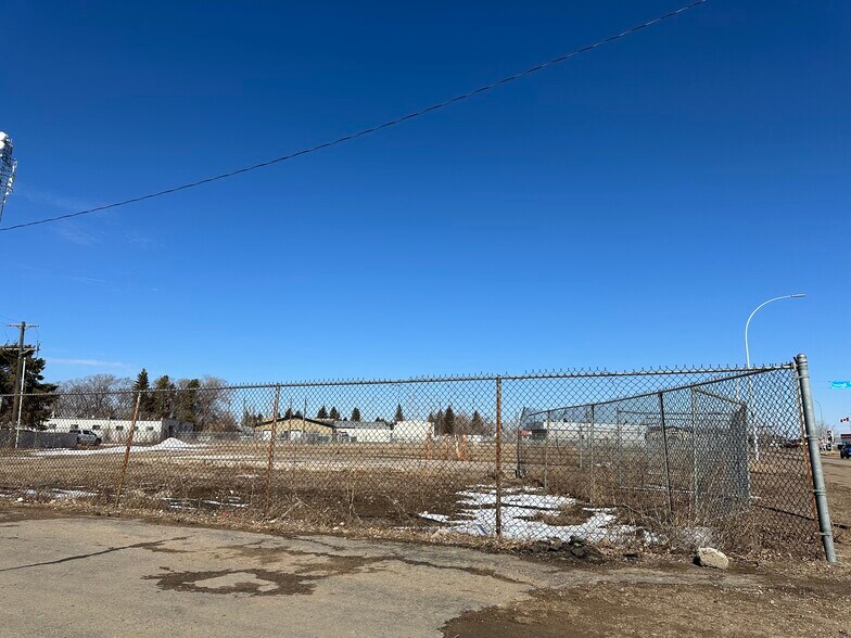 1216 10, Wainwright, AB for sale - Building Photo - Image 3 of 3