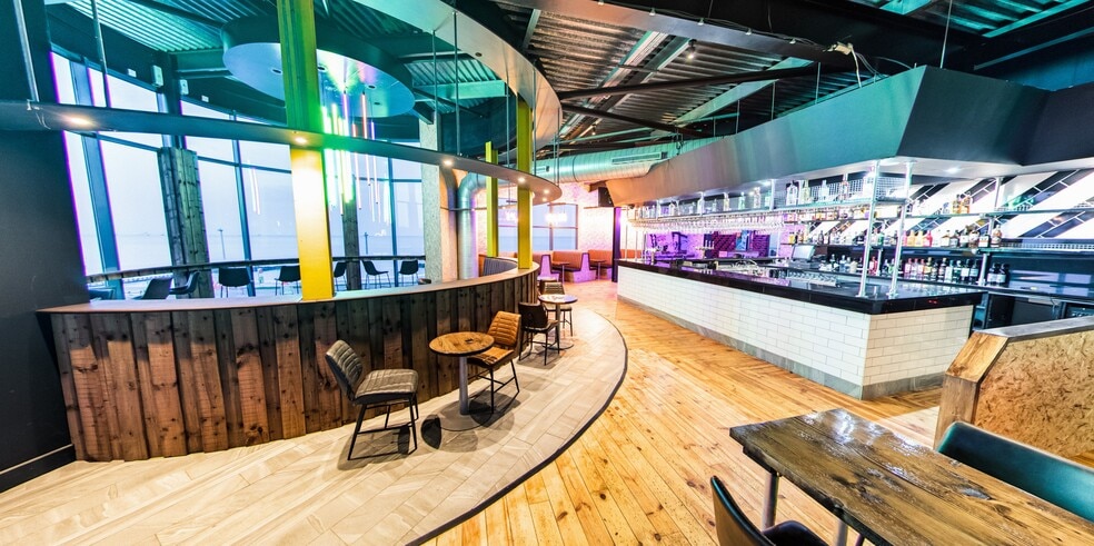 1A Beach Esplanade, Aberdeen to rent - Building Photo - Image 1 of 11