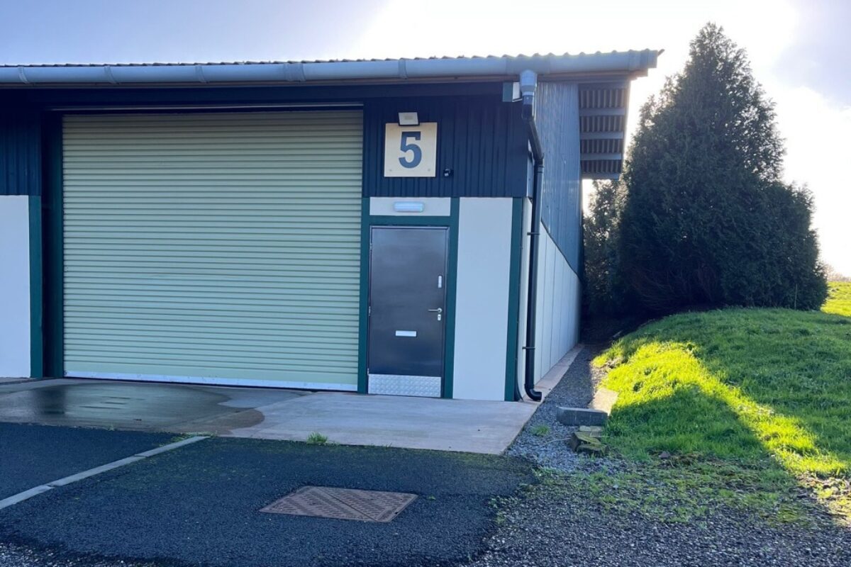 Oil Mill Ln, Exeter to rent Primary Photo- Image 1 of 2