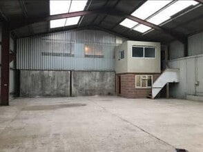 Church Farm, Llantrisant to rent Interior Photo- Image 1 of 1
