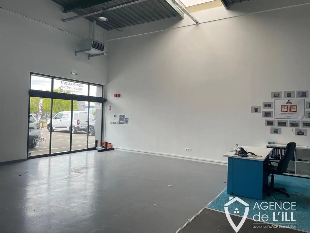Location Commerce 240 m² - Photo 1