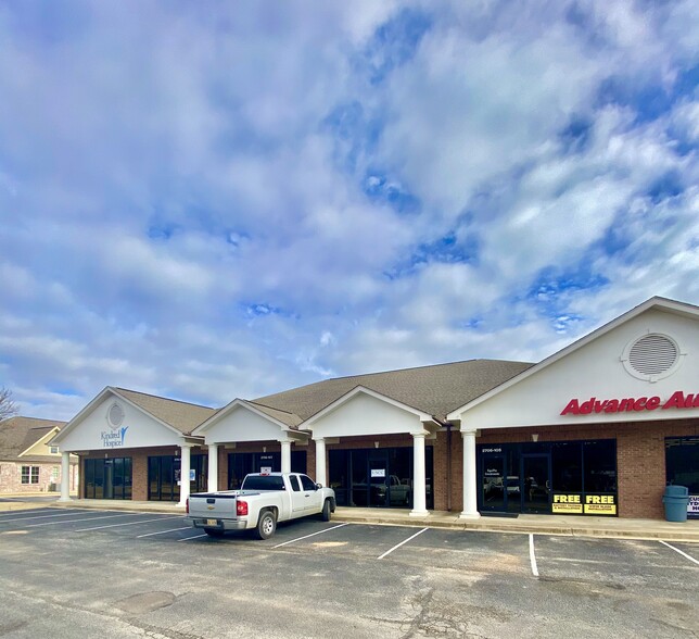 2706 W Oxford Loop, Oxford, MS for rent - Building Photo - Image 1 of 2