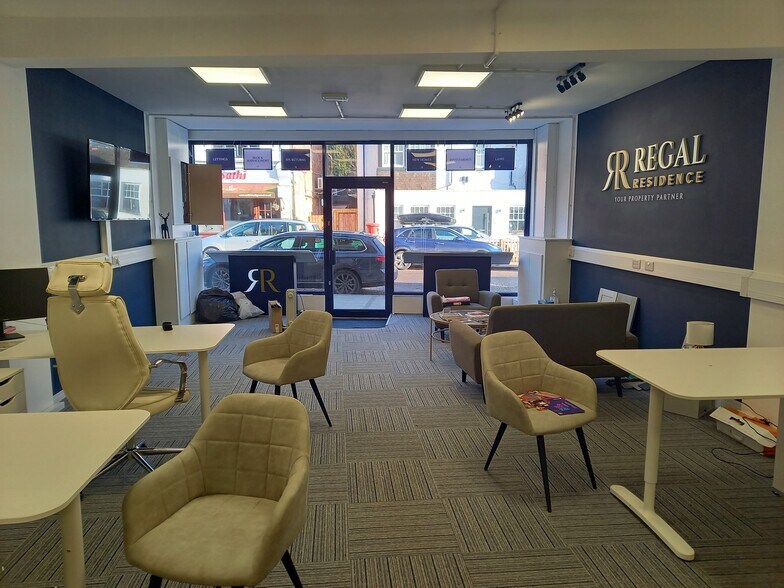 12 Lower Rd, Chorleywood for sale - Interior Photo - Image 1 of 1