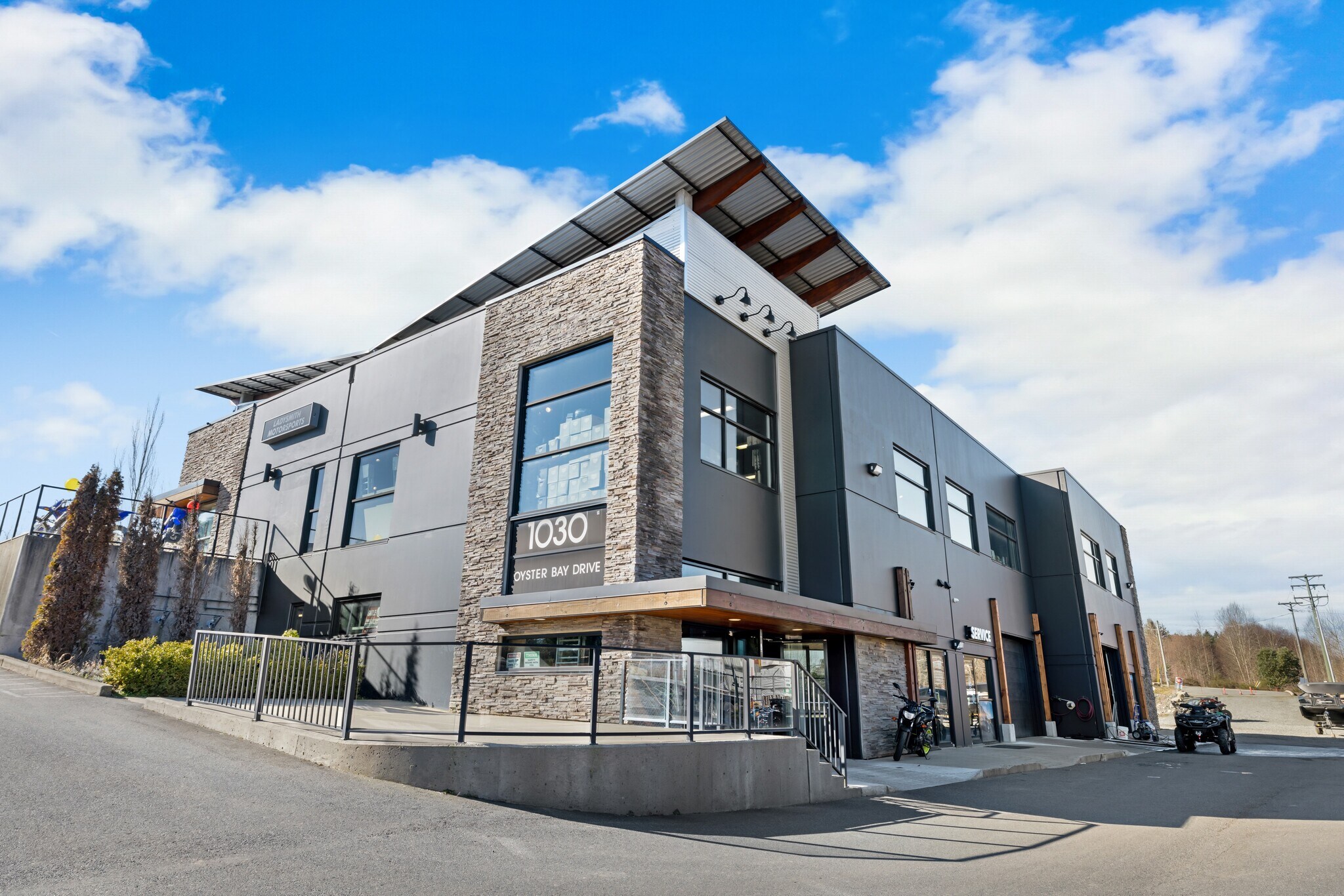 1030 Oyster Drive Dr, Ladysmith, BC for sale Primary Photo- Image 1 of 11