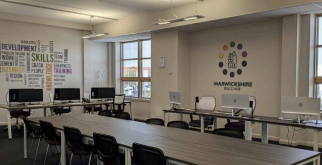 4 Barling Way, Nuneaton to rent - Interior Photo - Image 3 of 3