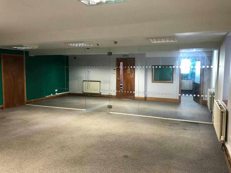 Wharf Rd, Grantham to rent - Building Photo - Image 2 of 9