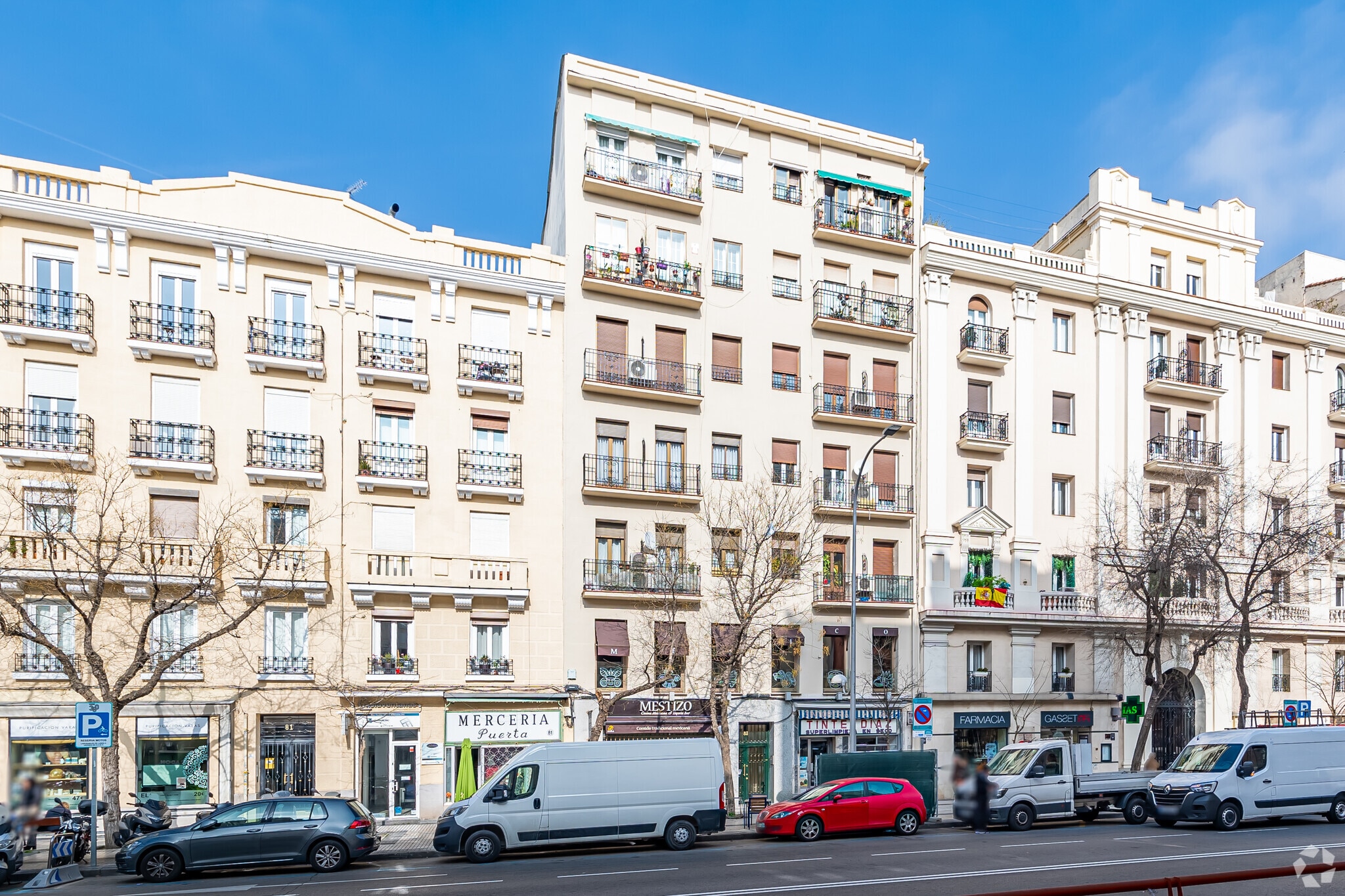 Retail in Madrid, Madrid to rent Primary Photo- Image 1 of 2
