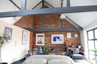 Stanwell Rd, Penarth to rent Interior Photo- Image 2 of 3