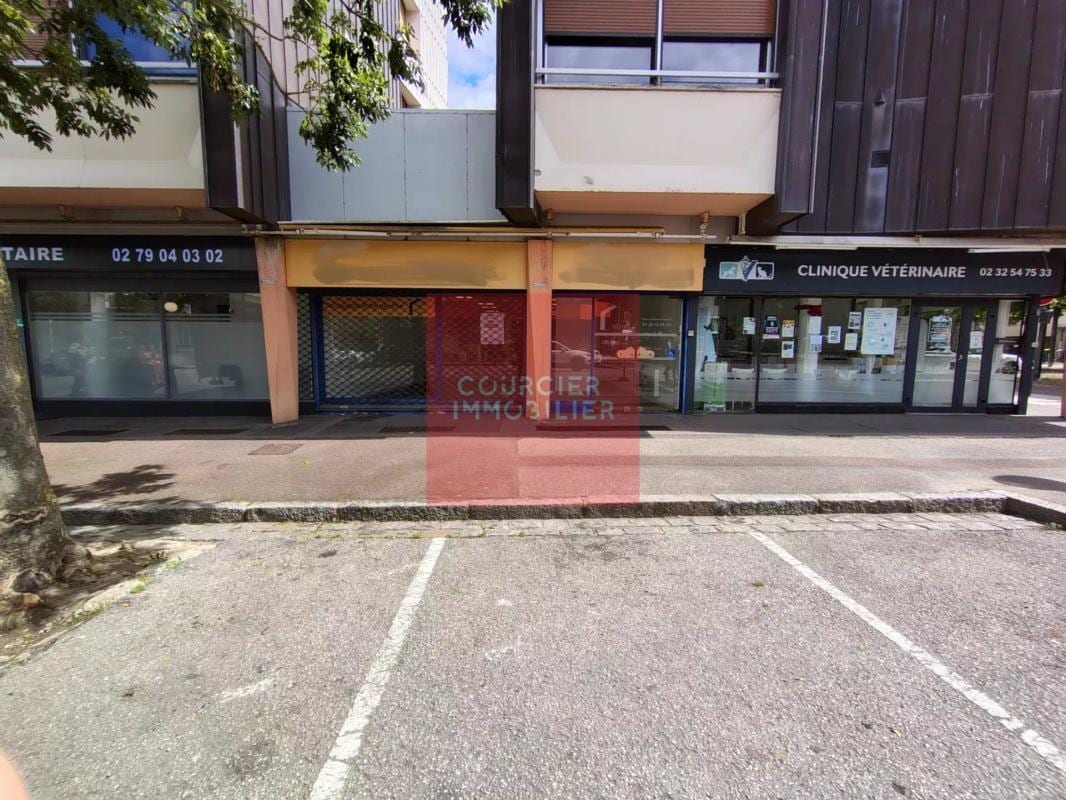 4 Place De L'Ancienne Halle, Vernon for sale Building Photo- Image 1 of 6