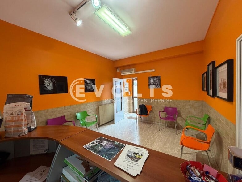 Light Industrial in Ivry Sur Seine to rent - Interior Photo - Image 3 of 11