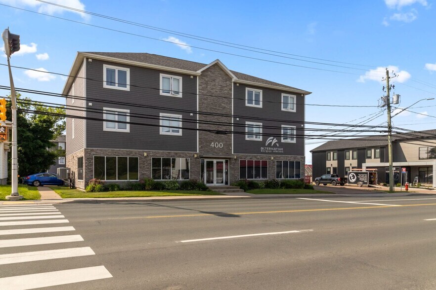 400 Champlain St, Dieppe, NB for sale - Building Photo - Image 1 of 1