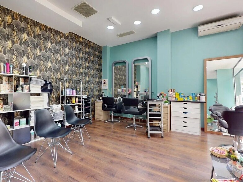 Retail in Alcalá de Henares, Madrid to rent - Building Photo - Image 3 of 3
