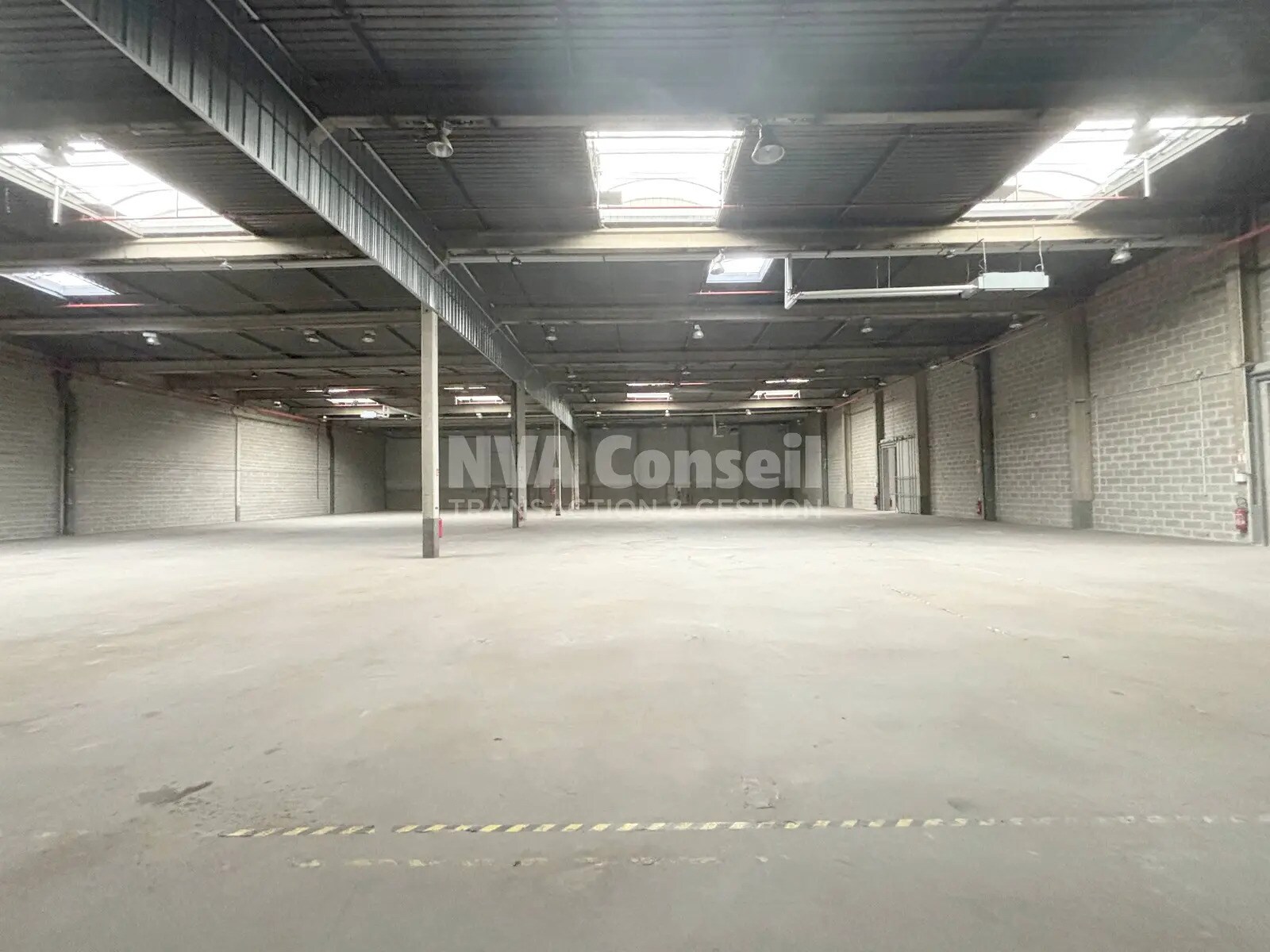 Industrial in Herblay-sur-Seine to rent Building Photo- Image 1 of 17