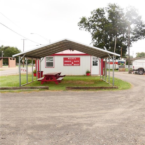 601 Williams, Maysville, OK for sale - Primary Photo - Image 1 of 1