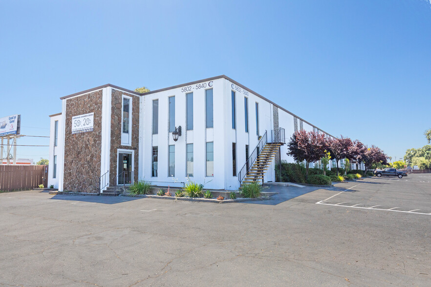 5802-5840 Robertson Ave, Carmichael, CA for sale - Building Photo - Image 1 of 26