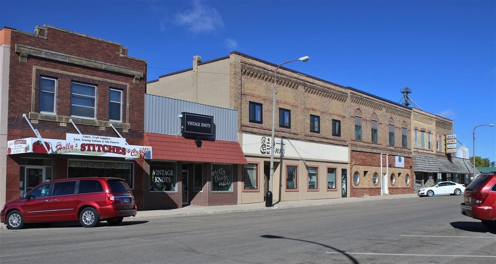 136 S Main Ave, Rugby, ND for sale - Primary Photo - Image 1 of 1