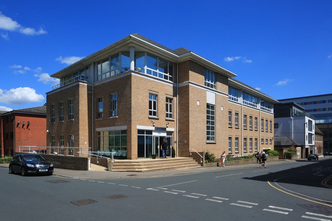 More details for 25 Clarendon Rd, Redhill - Co-working to Rent