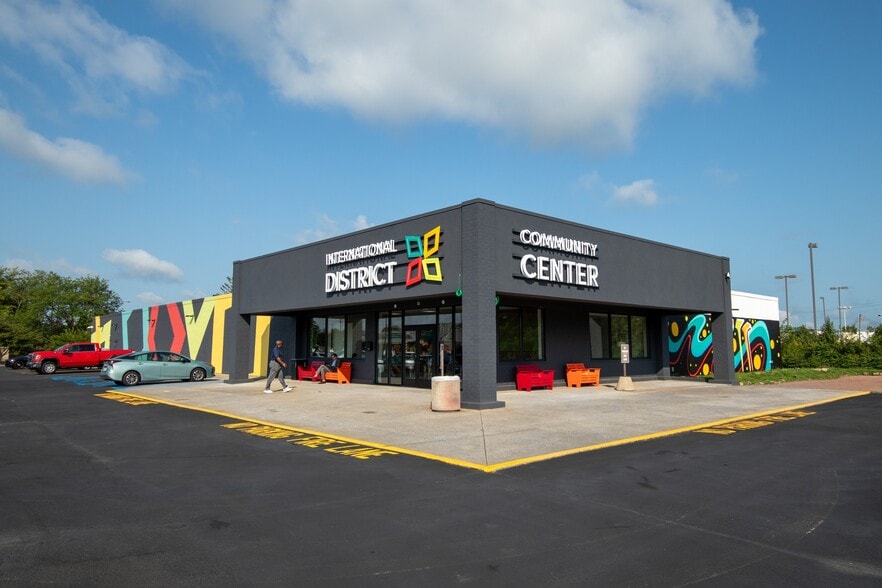 3643-3749 Commercial Dr, Indianapolis, IN to rent - Building Photo - Image 3 of 24