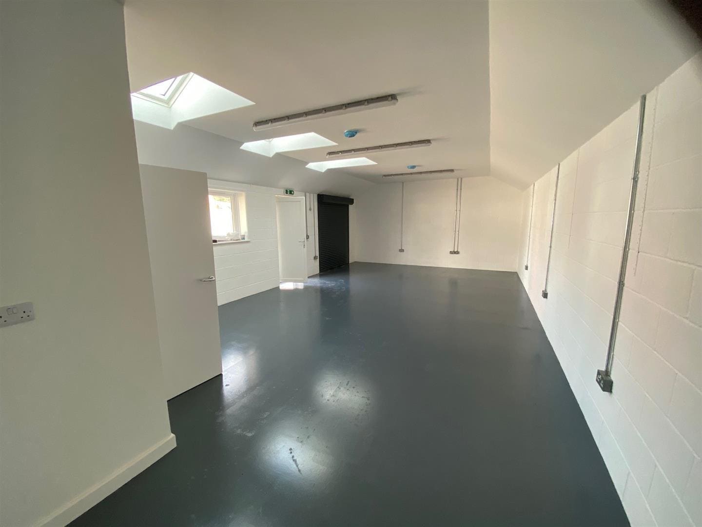 North Mills Rd, Bridport to rent Interior Photo- Image 1 of 2