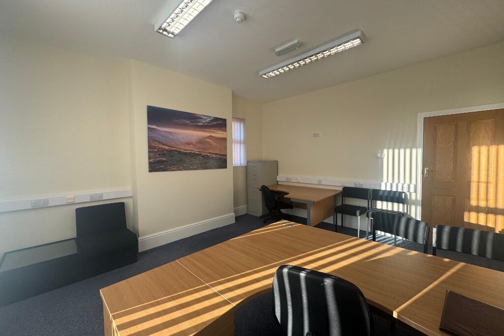 12 Albion Rd, Chesterfield to rent Interior Photo- Image 1 of 9