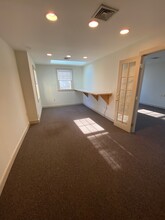 1105 Taylorsville Rd, Washington Crossing, PA for rent Interior Photo- Image 1 of 4