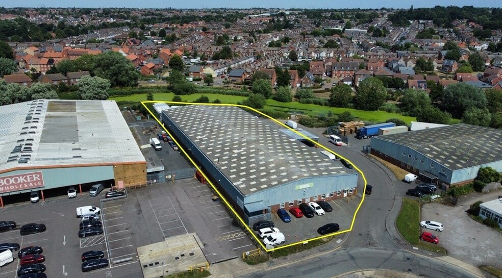 Baird Close, Ipswich to rent - Building Photo - Image 2 of 15