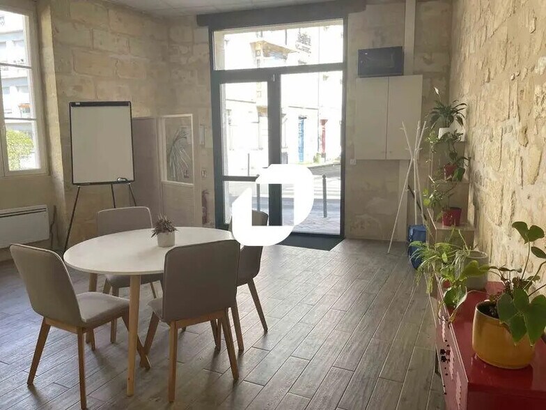 Office in Bordeaux to rent - Interior Photo - Image 3 of 5