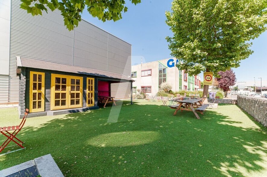 128 Bis Avenue Jean Jaurès, Ivry-sur-Seine to rent - Building Photo - Image 3 of 15