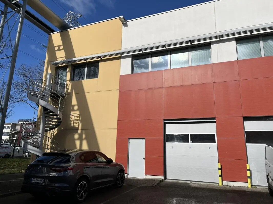 50 Rue Jean Zay, Saint-Priest to rent Building Photo- Image 1 of 13