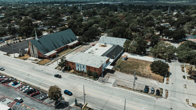 900 Natchez Ave, Pasadena, TX for rent Building Photo- Image 2 of 8