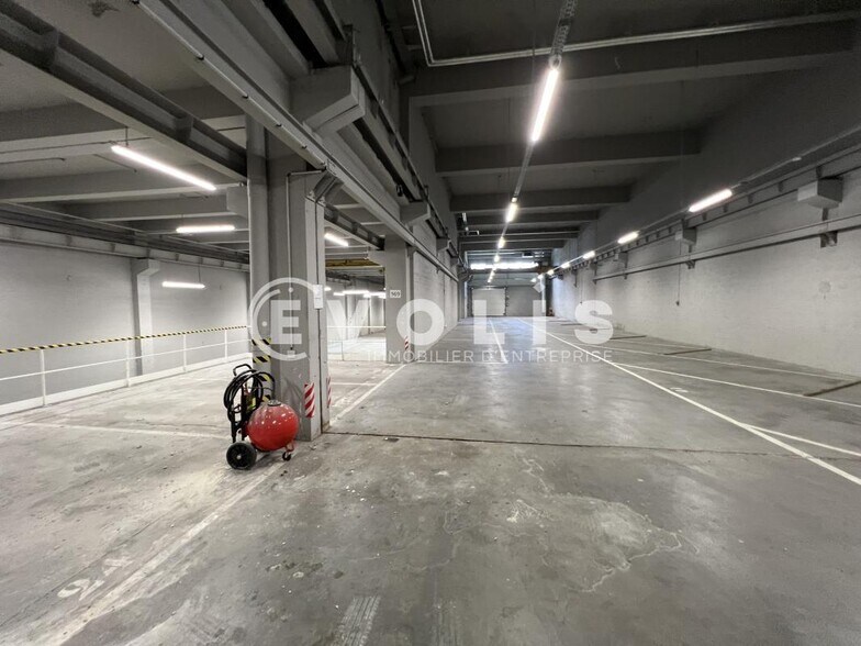 Light Industrial in Bagnolet to rent - Building Photo - Image 2 of 6