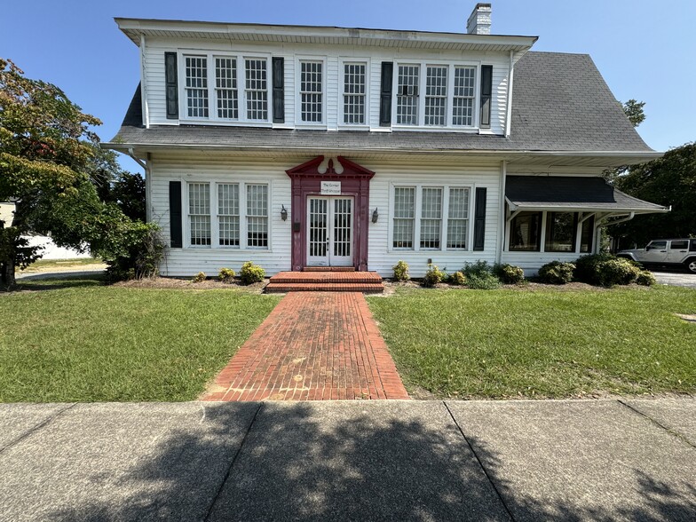 504 W Broad St, Dunn, NC for sale - Primary Photo - Image 1 of 6