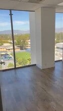 15720 Ventura Blvd, Encino, CA to rent - Commercial Listing Video 