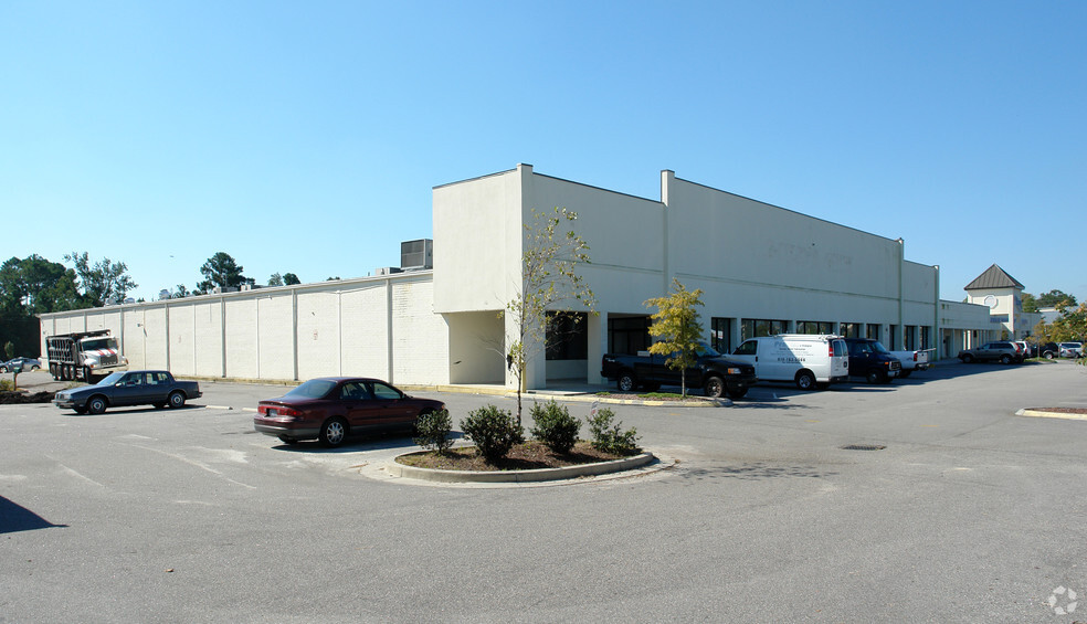 5000 Market St, Wilmington, NC for rent - Primary Photo - Image 1 of 21