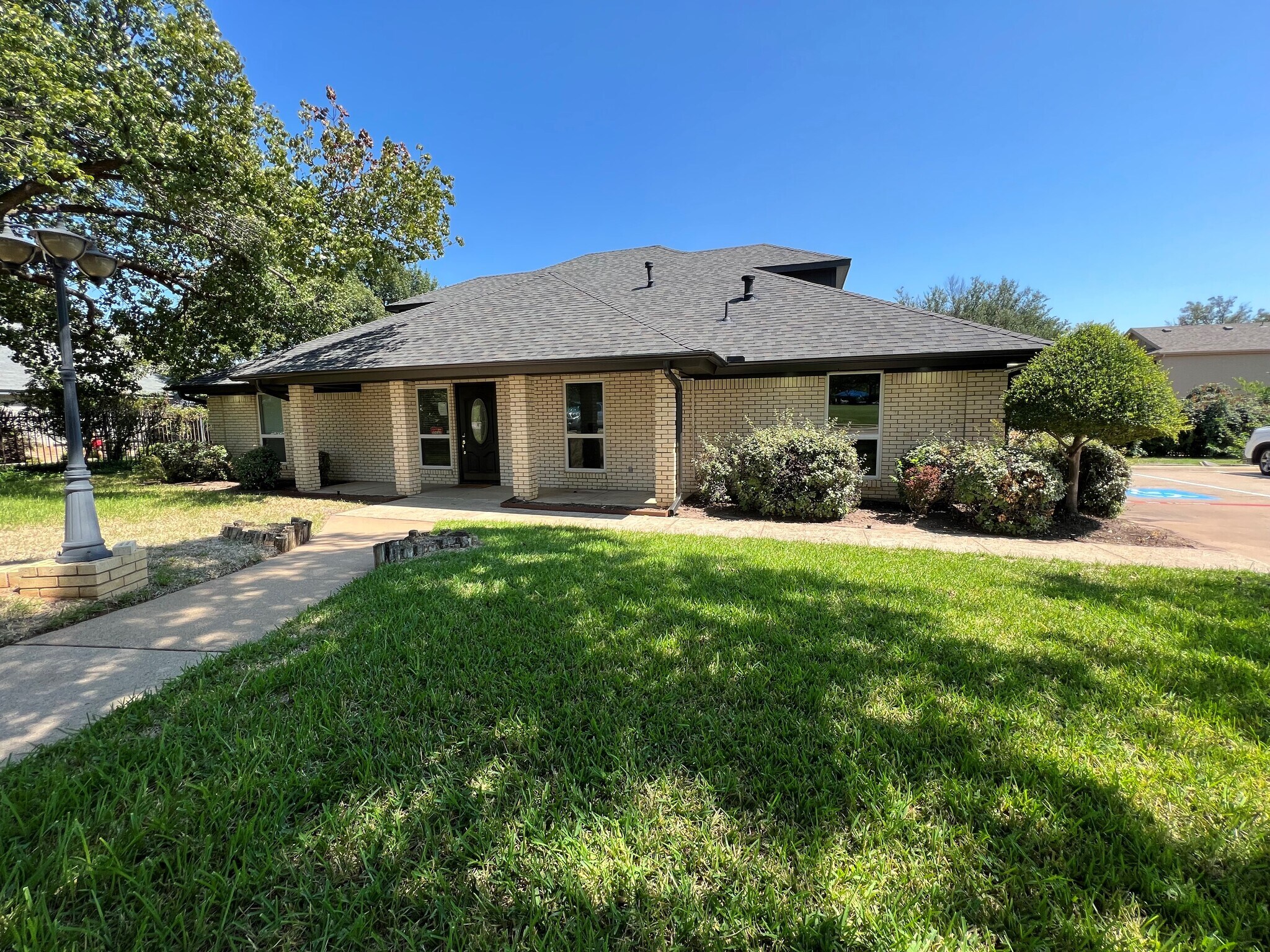 2312 School Ln, Bedford, TX to rent Building Photo- Image 1 of 10