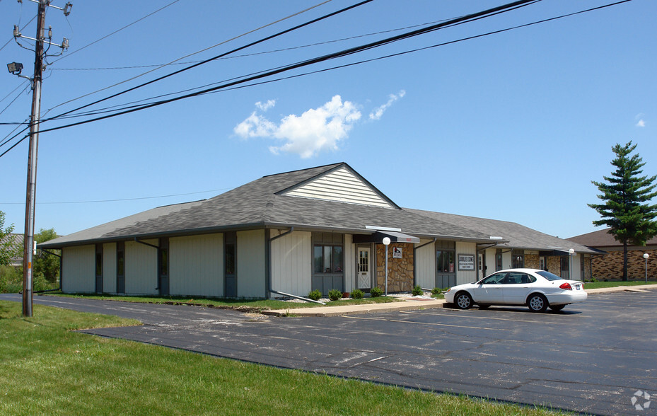 1531 47th Ave, Moline, IL for rent - Building Photo - Image 2 of 4